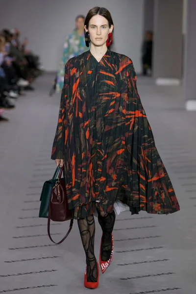 Look 30